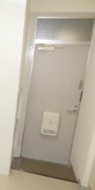 (玄関)