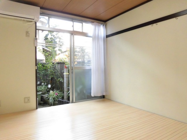 (居間)