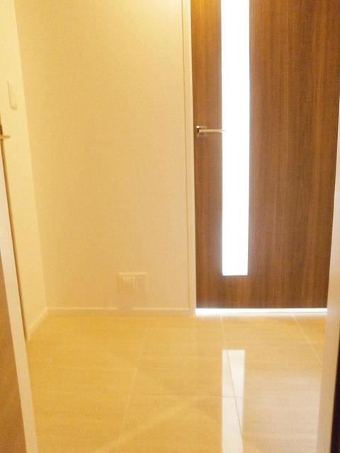 ※写真は同タイプ住戸です。(玄関)