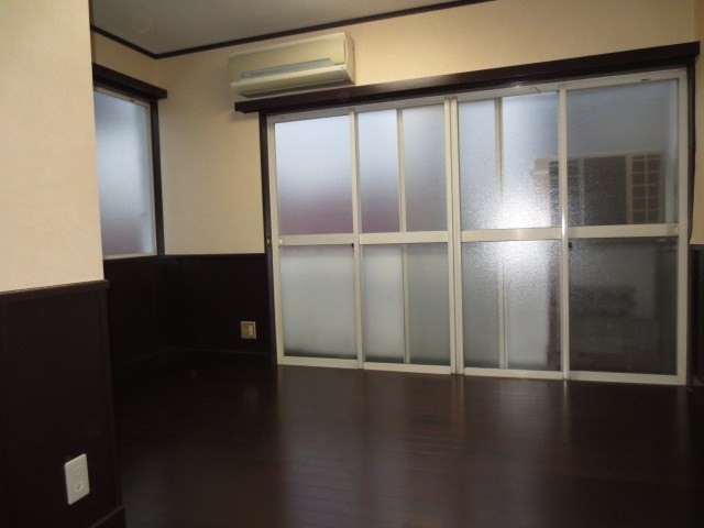 (居間)