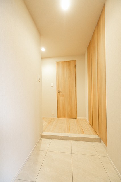 ※写真は同タイプ住戸です。(玄関)