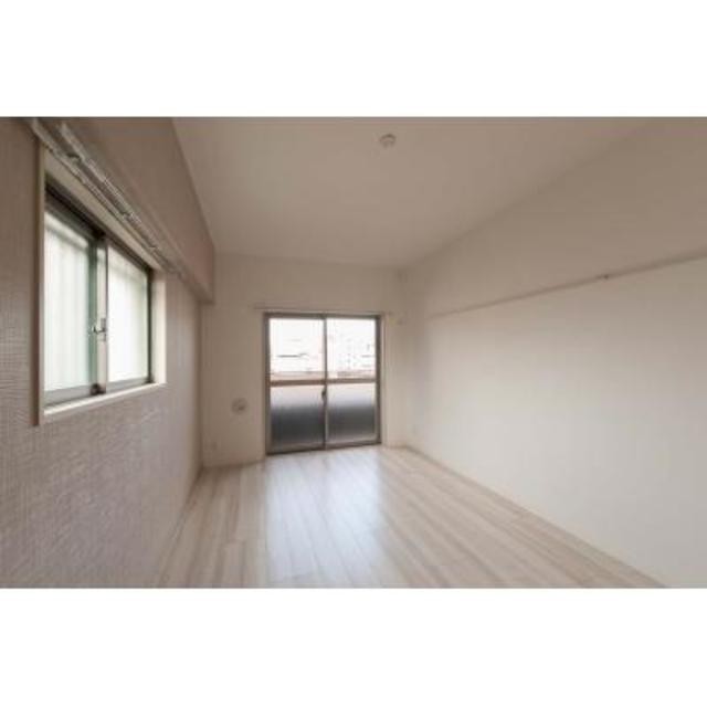 ※写真は同タイプ住戸です。(居間)