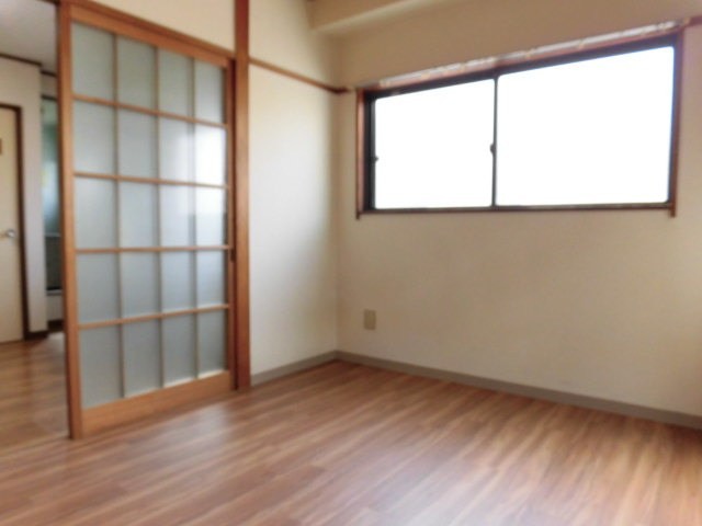 (居間)