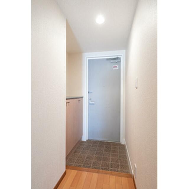 ※写真は同タイプ住戸です。(玄関)
