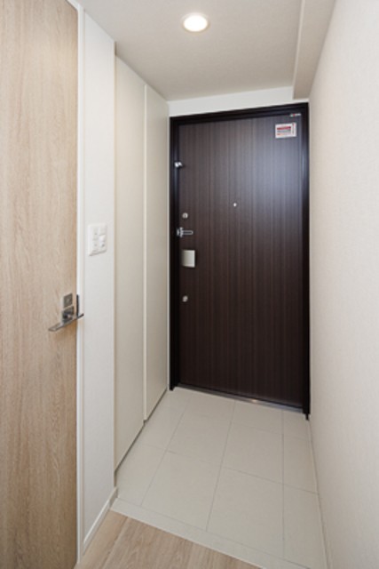 ※写真は同タイプ住戸です。(玄関)