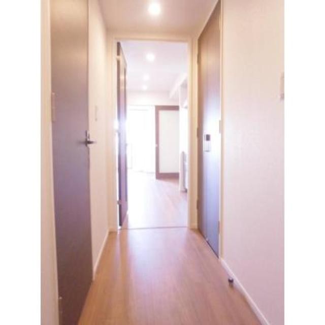 ※写真は同タイプ住戸です。(玄関)