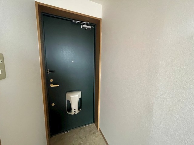 (玄関)