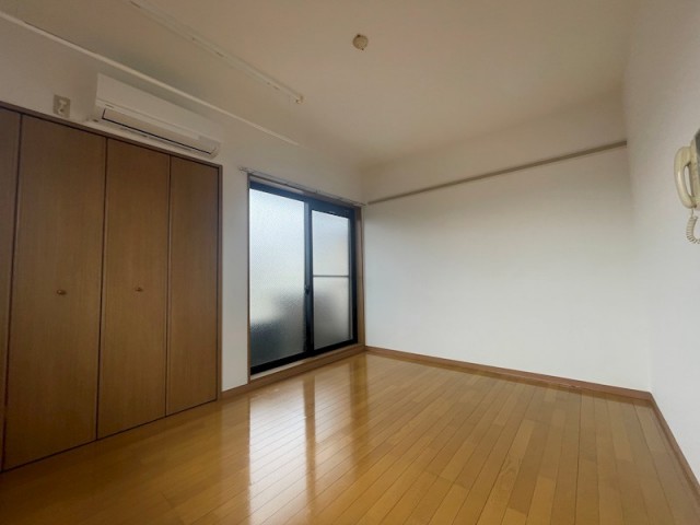(居間)