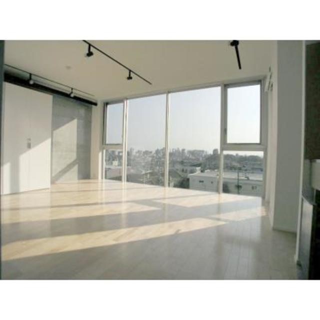 ※写真は同タイプ住戸です。(居間)