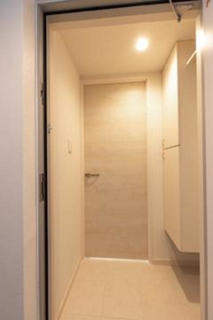 ※写真は同タイプ住戸です。(玄関)