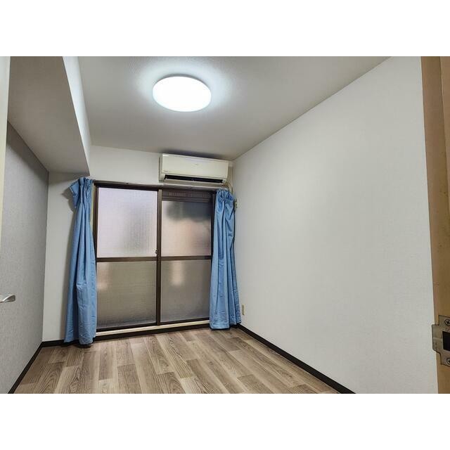 (居間)