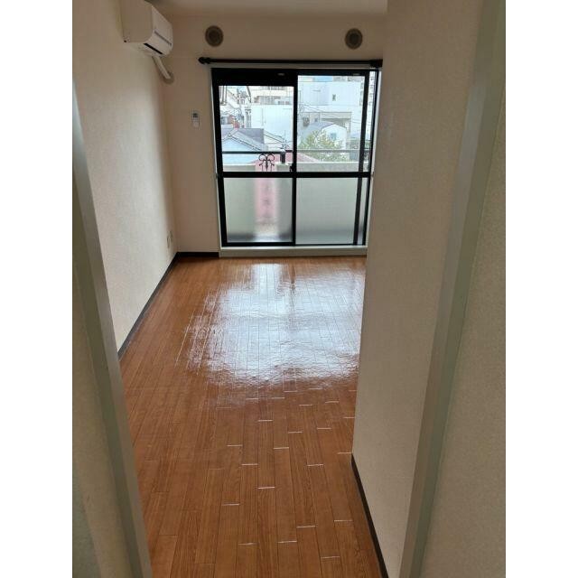 洋室6帖(居間)