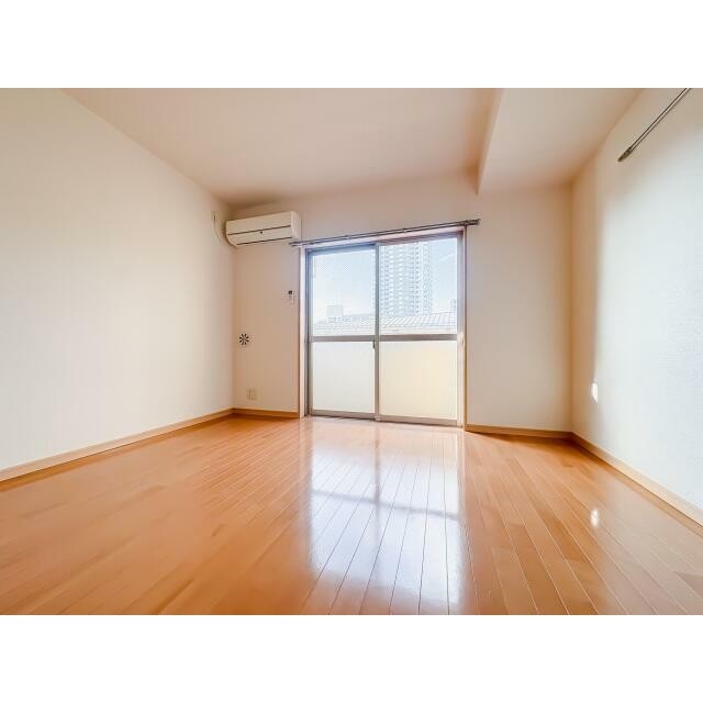 (居間)