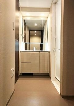 (玄関)