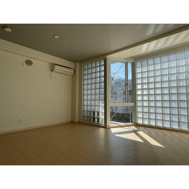 (居間)