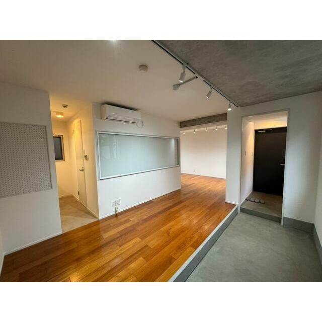 (玄関)