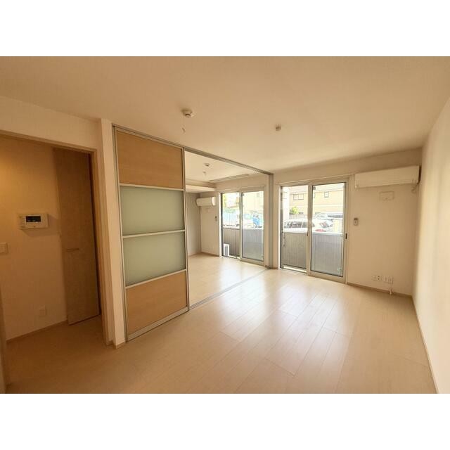 ※写真は同間取別室のものになります。(居間)