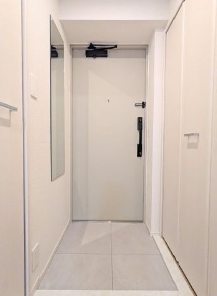※同仕様写真含む(玄関)