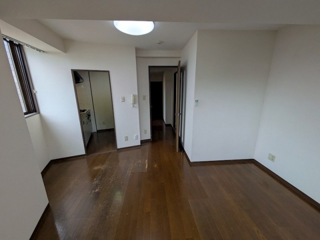 (居間)