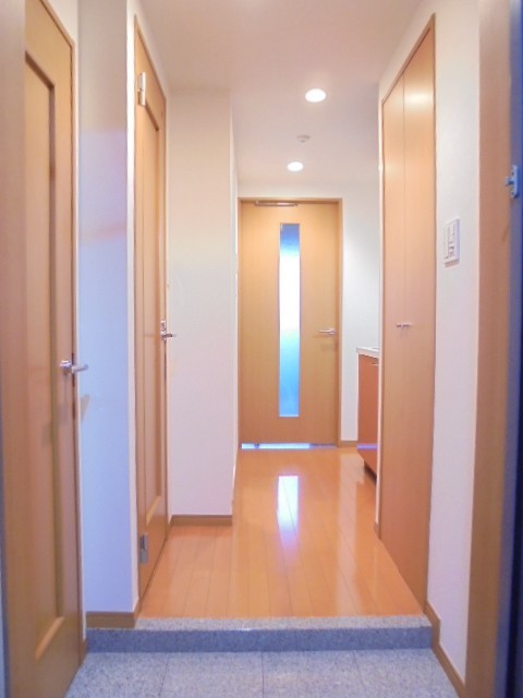 ※同仕様写真含む(玄関)