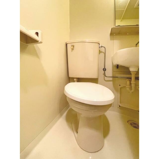 ユニットバス内に備わります。(内装)