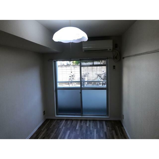 (居間)