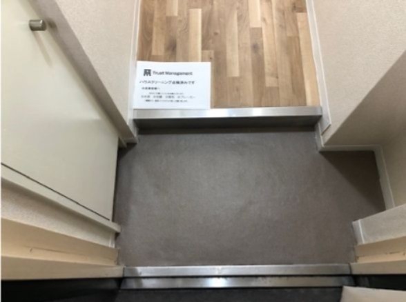 (玄関)