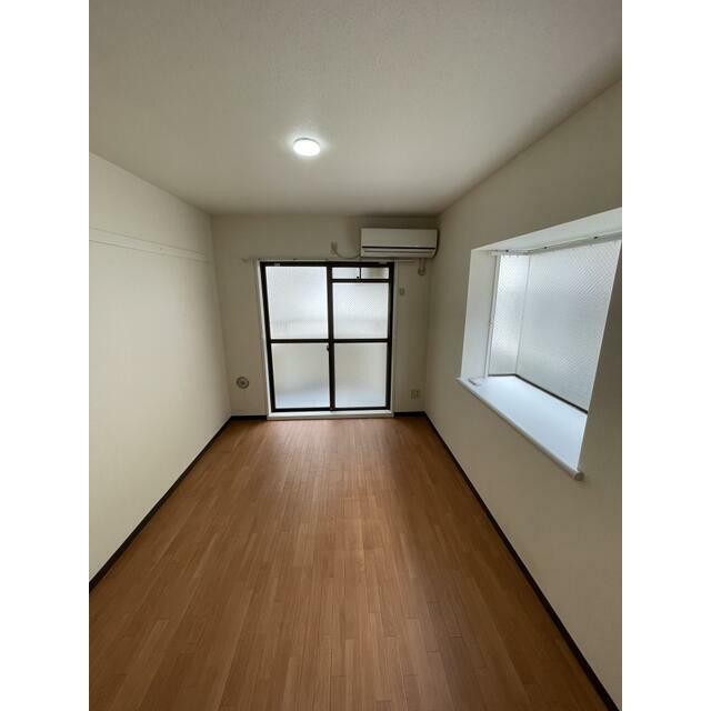 (居間)