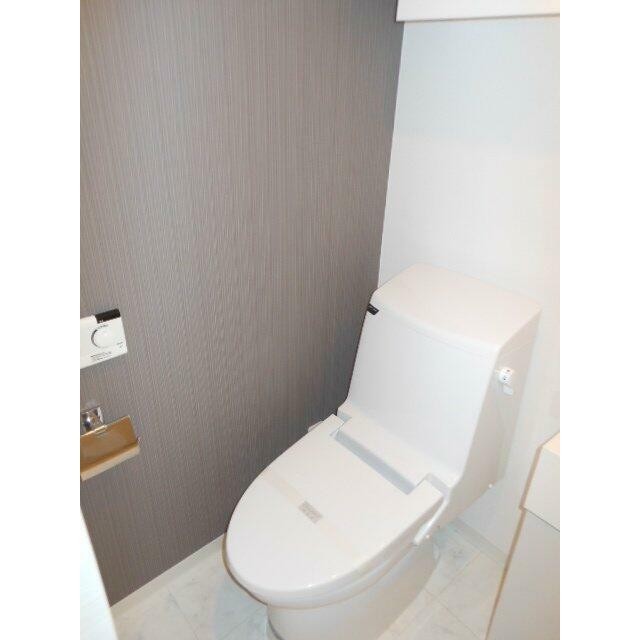 シンプルで使いやすいトイレです(内装)