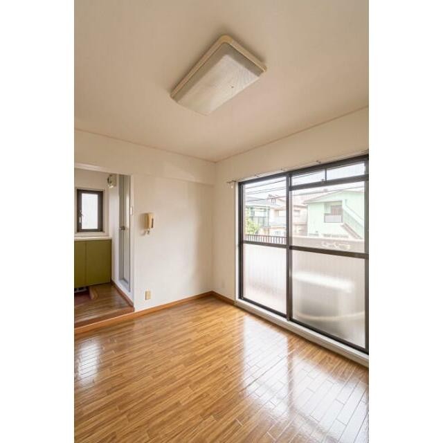 (居間)