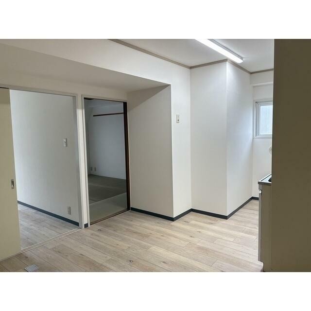 (居間)