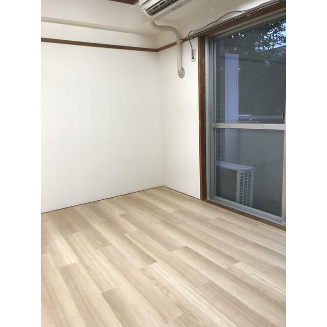 (居間)