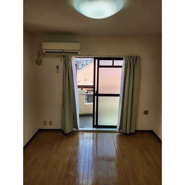 (居間)