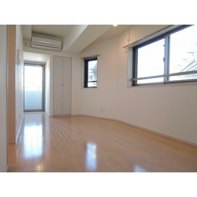 (居間)