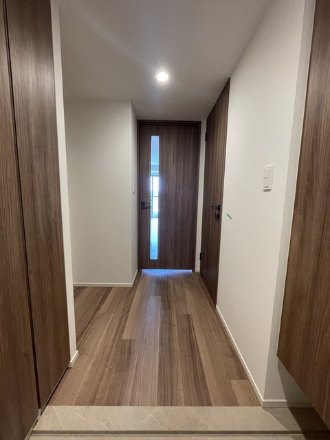※写真は同タイプ住戸です。(玄関)
