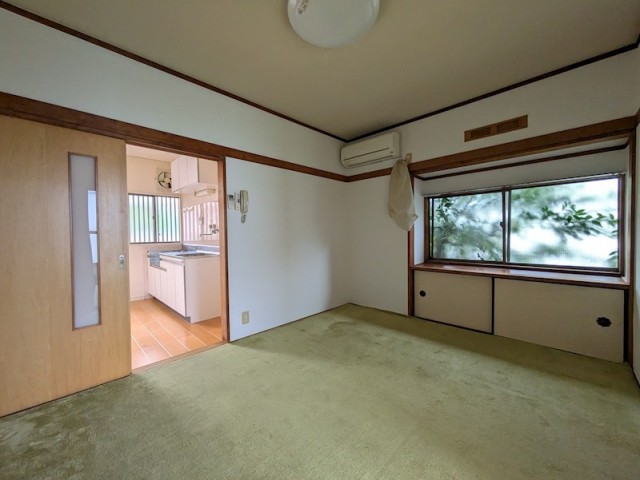 (居間)