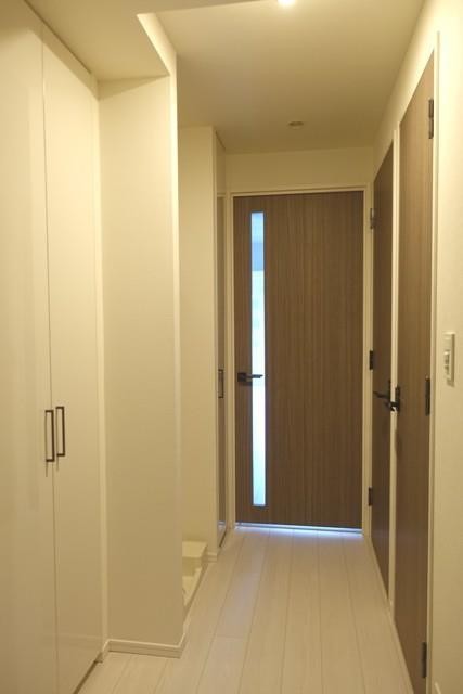 ※写真は同タイプ住戸です。(玄関)