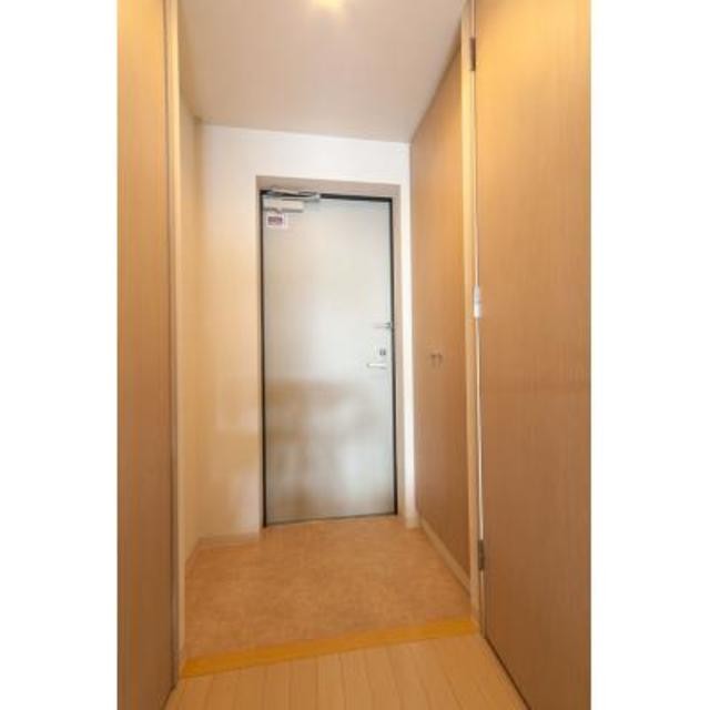 ※写真は同タイプ住戸です。(玄関)