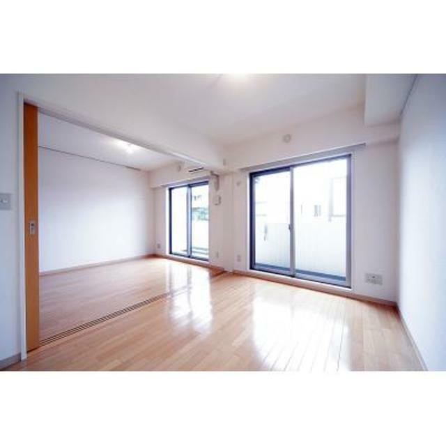 ※写真は同タイプ住戸です。(居間)