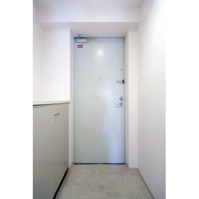 ※写真は同タイプ住戸です。(玄関)