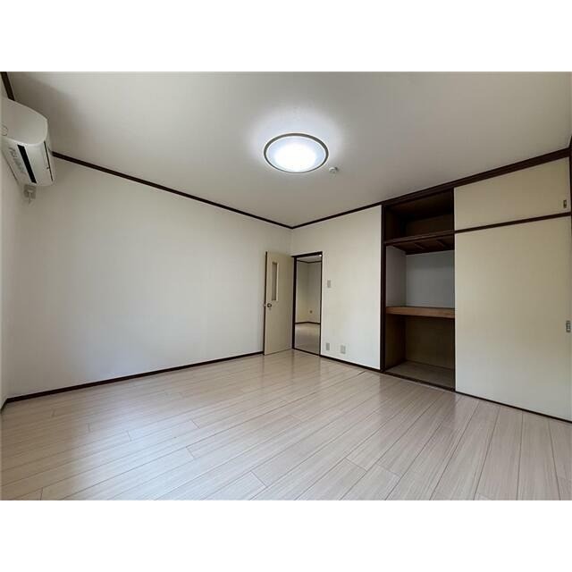 ※同仕様写真(内装)
