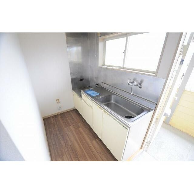 201号室のお写真です。（参照）(キッチン)