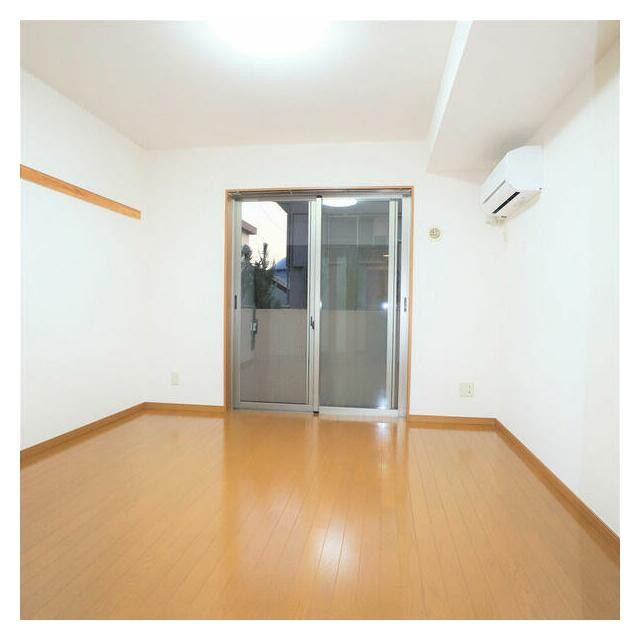 (居間)