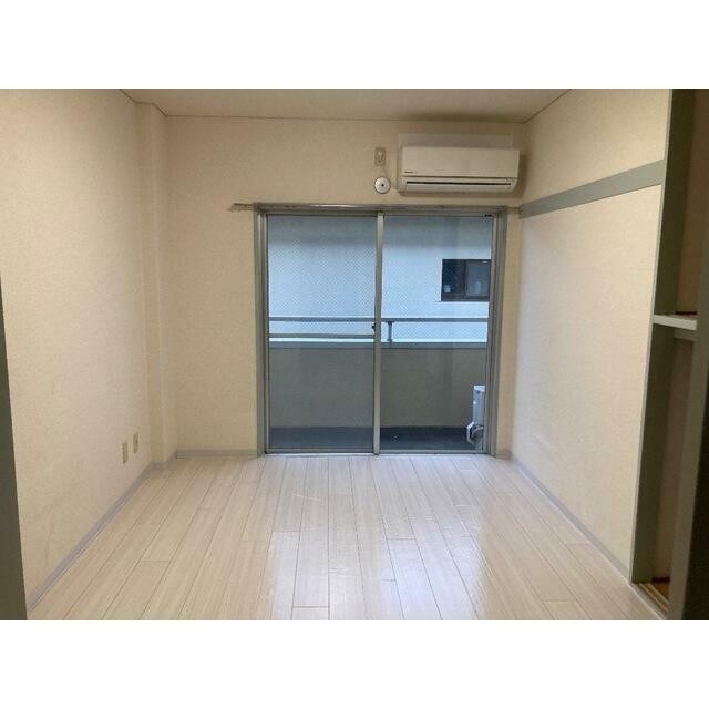 (居間)