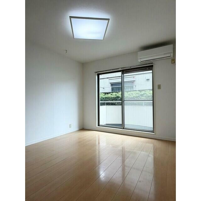 (居間)
