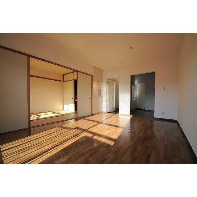 別のお部屋のお写真になります。