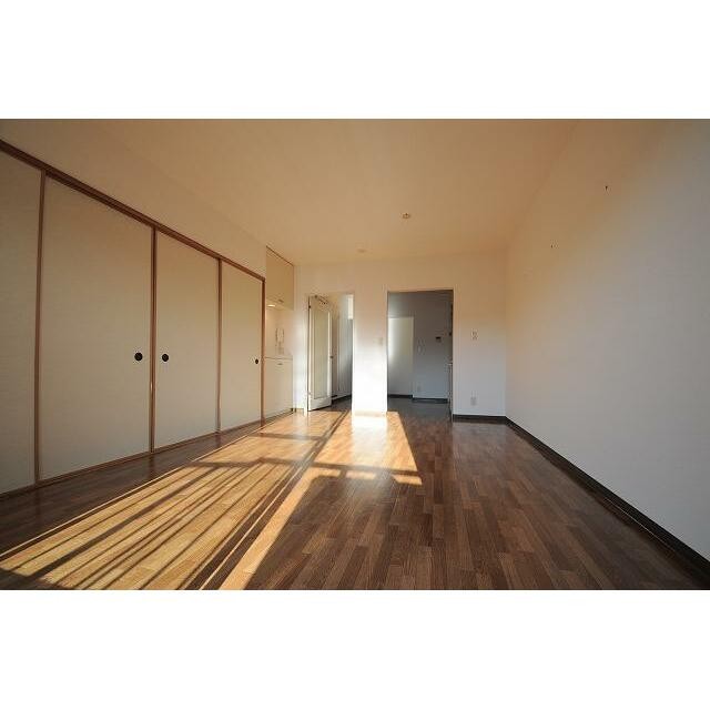 別のお部屋のお写真になります。