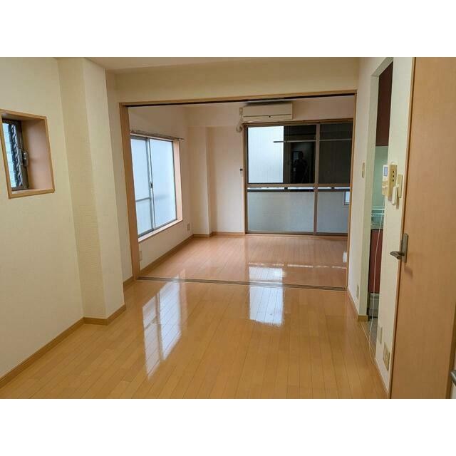 (居間)