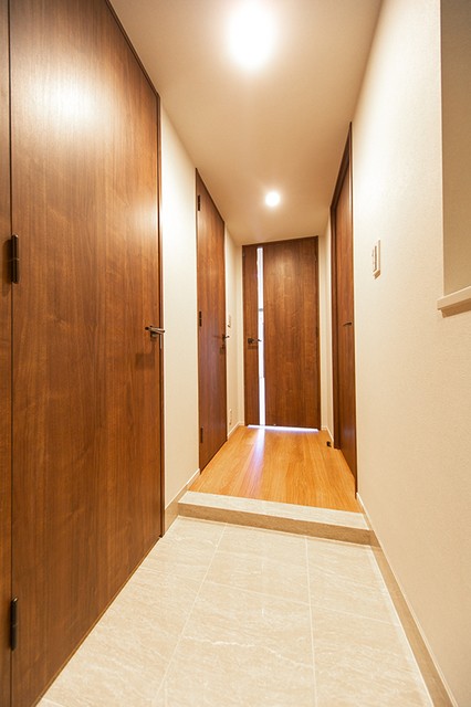 ※写真は同タイプ住戸です。(玄関)