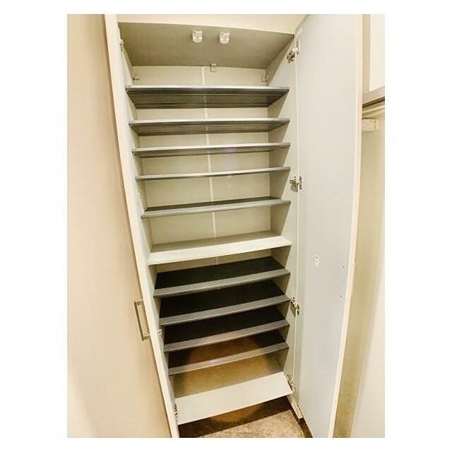 ※同仕様写真含む(玄関)